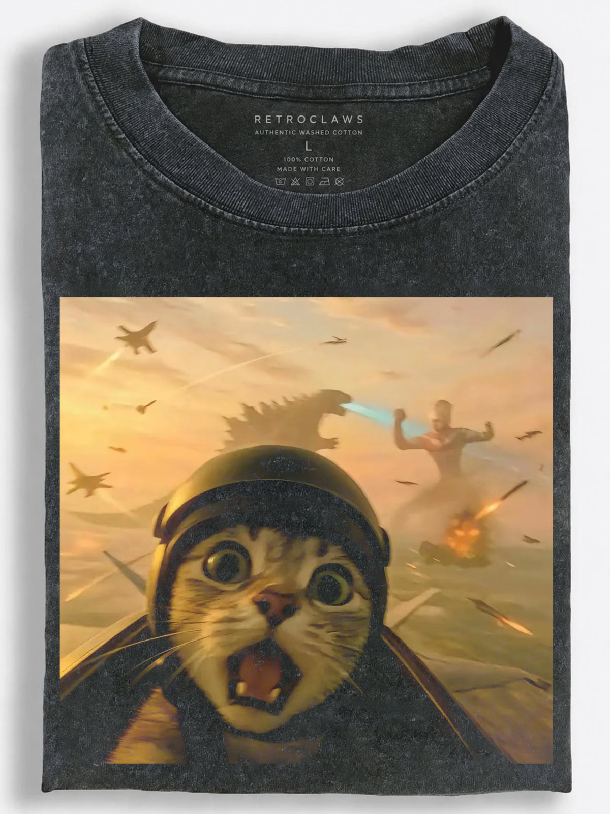 Cat on the Battlefield Vintage Washed T-Shirt