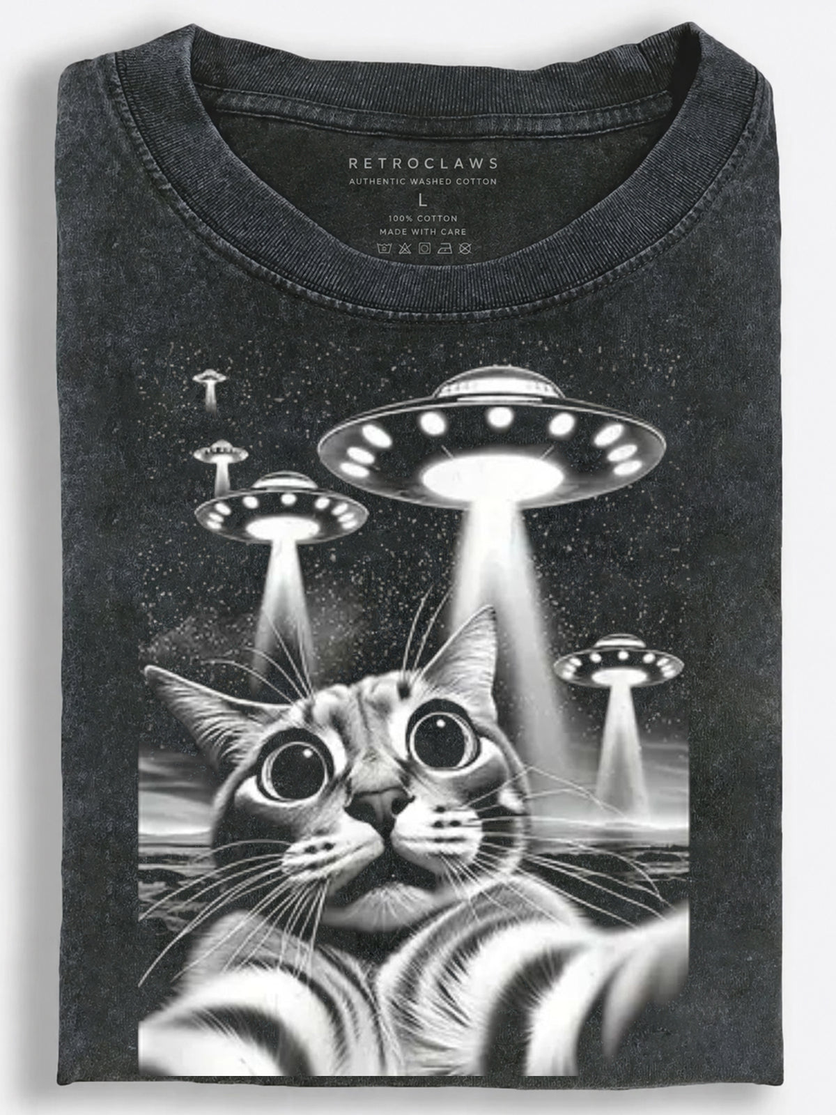 Cat Taking a Selfie During a UFO Invasion Vintage Washed T-Shirt