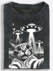 Cat Taking a Selfie During a UFO Invasion Vintage Washed T-Shirt