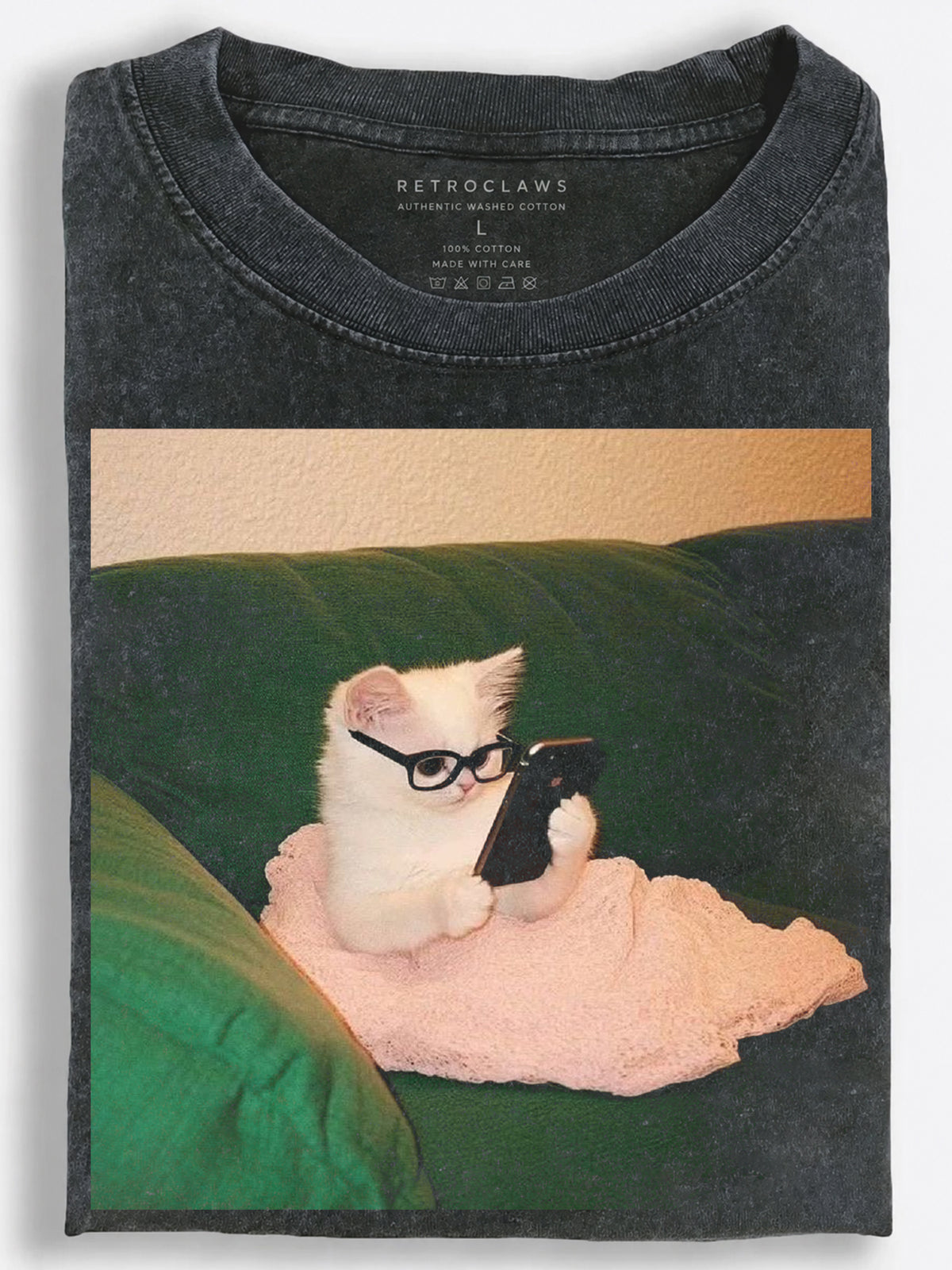 Cozy Retro Bookworm Kitten Reading on a Velvet Green Sofa Vintage Washed T-Shirt