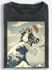 Tanuki Drinking Sake on the Great Wave Japanese Ukiyo-e Vintage Washed T-Shirt